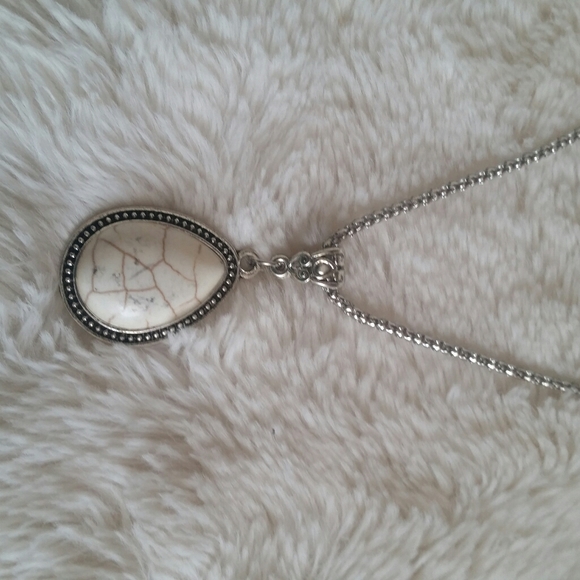 Necklace white stone - Picture 7 of 10